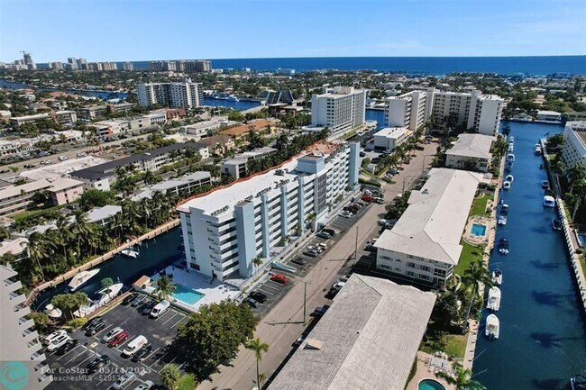 Foto del edificio - 3051 NE 48th St