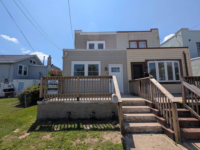 Building Photo - 712 Sewell Ave