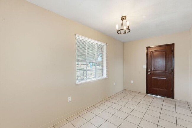 Foto del edificio - Light-Filled Tucson 2 Bedroom Rental – Move In This November!