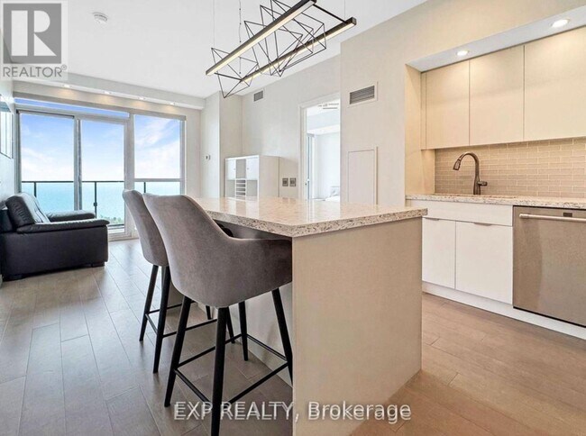 Photo du bâtiment - 2200 Lake Shore Blvd W