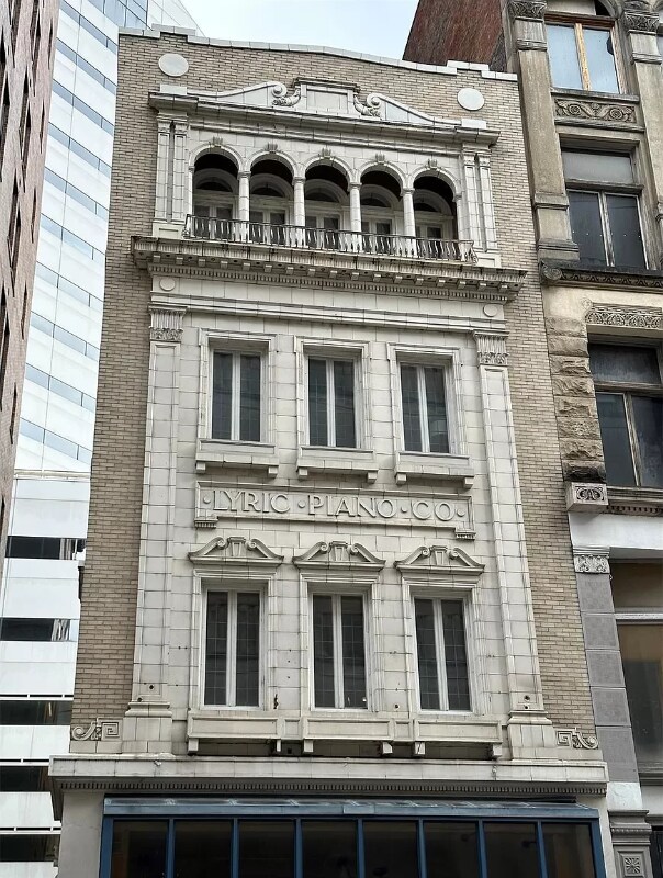 Building Photo - 632 Race St