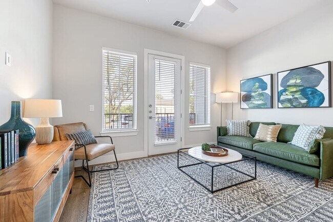 Building Photo - 100% off rent for 1 month(s) on a 12 mo le...