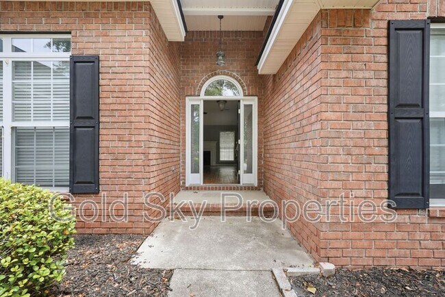 Building Photo - 124 Hall St
