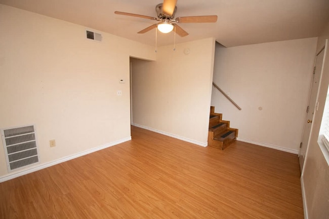 Building Photo - 114 Scofield Ave