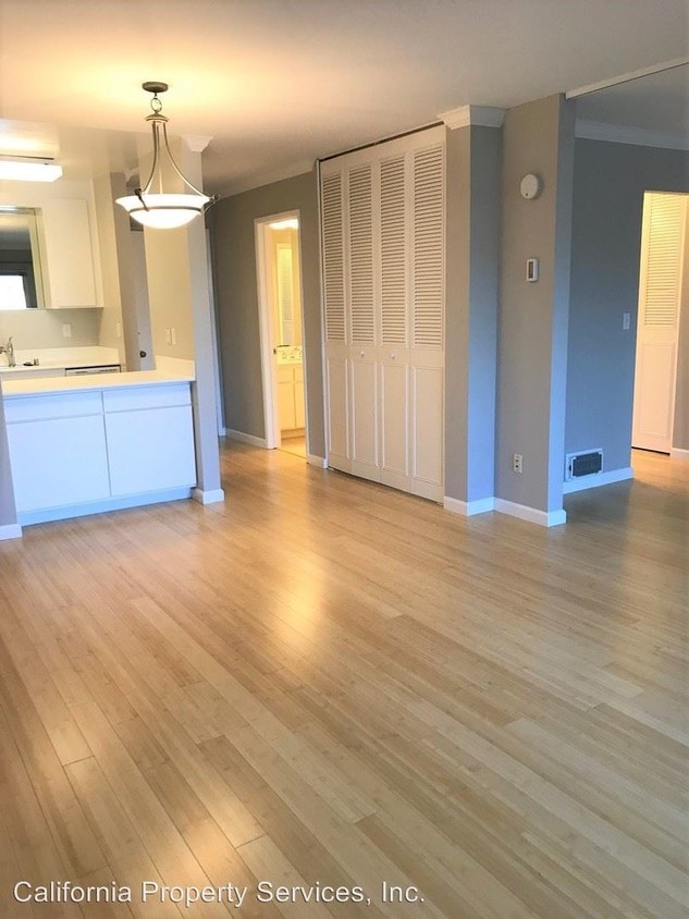 2645 California St Unit 217, Mountain View, CA 94040 Apartment for