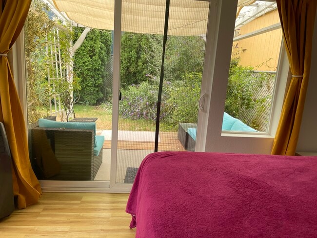 Cama nueva súper cómoda con vistas - 3405 NE 80th Ave