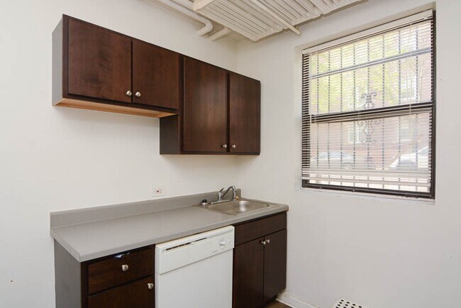 Foto del edificio - 1532 N Kedzie Ave