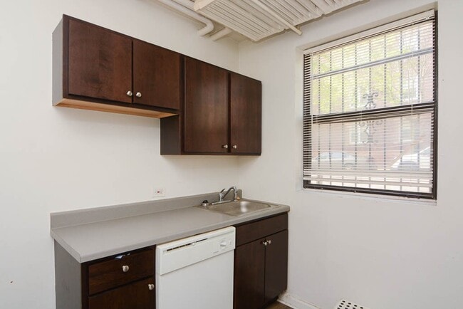 Building Photo - 1532 N Kedzie Ave