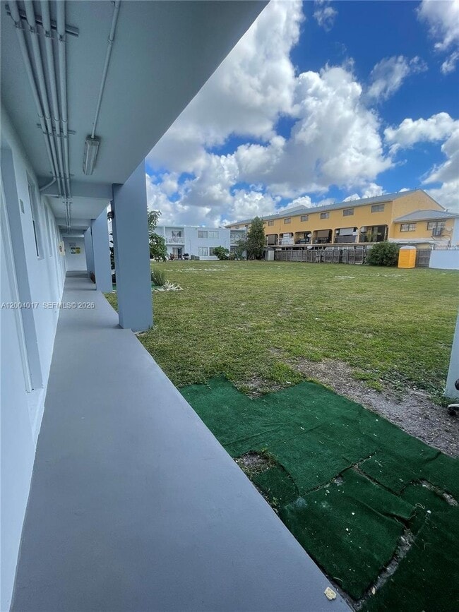 Building Photo - 1255 W 49th Pl