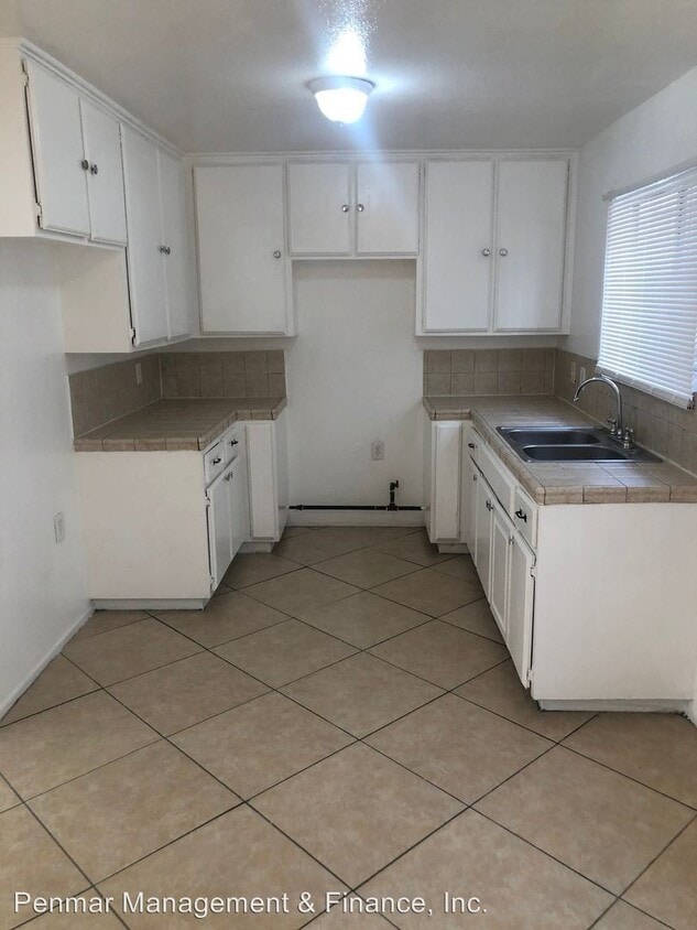 Primary Photo - 520 W Compton Blvd