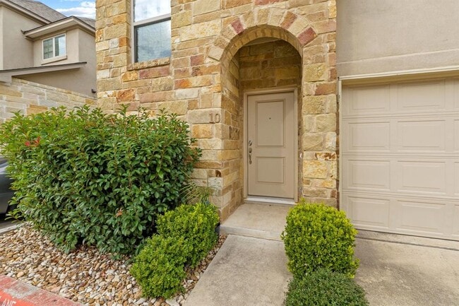 Building Photo - 13001 Hymeadow Dr