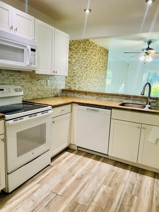Foto del edificio - 8084 NW 41st Ct