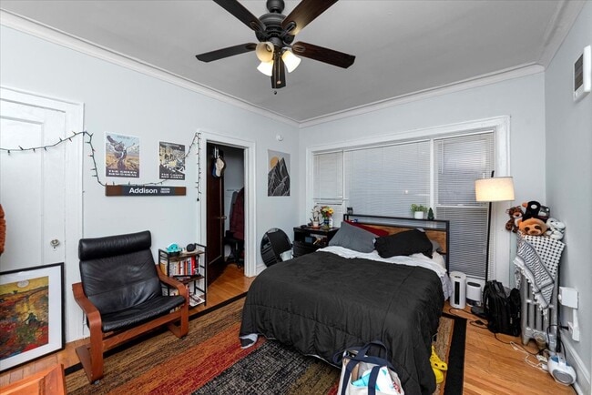 Foto del edificio - 3449 N Elaine Pl