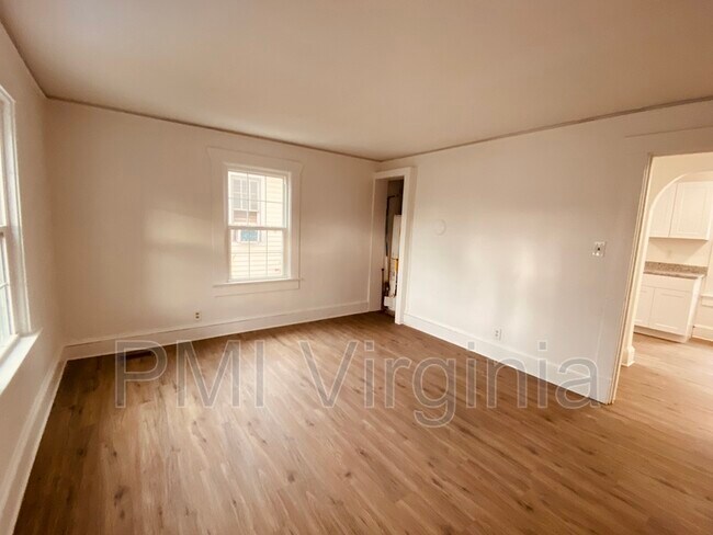 Foto del edificio - 1135 Jackson Ave