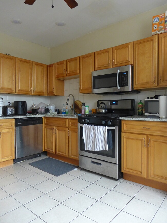 Foto del edificio - 828 Parker St