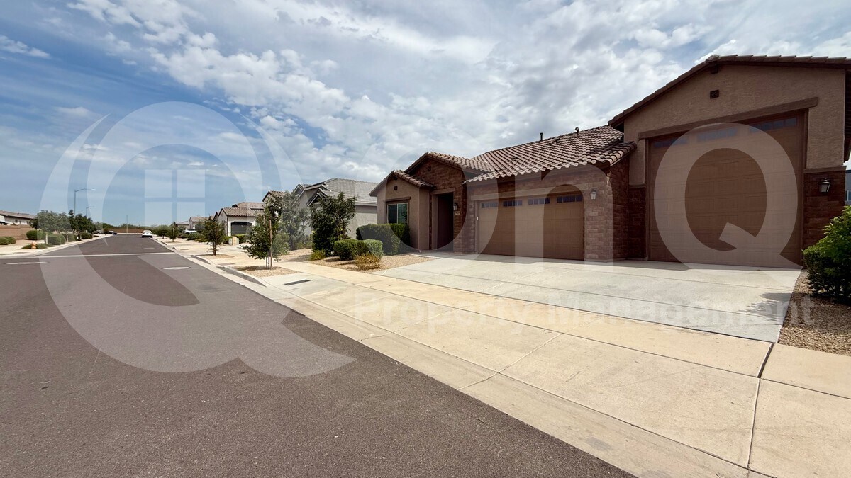 Primary Photo - 9509 S 39th Dr