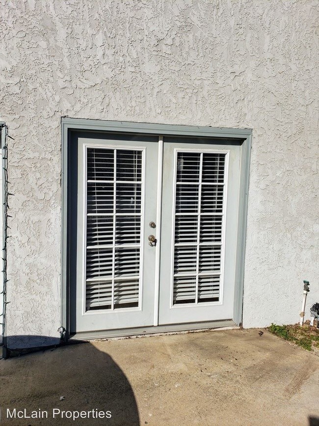 Building Photo - Studio, 1 bath House - 980 Laguna Dr. D