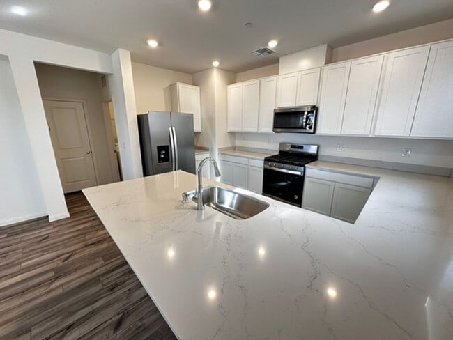 Building Photo - Brand New Inspirada Home