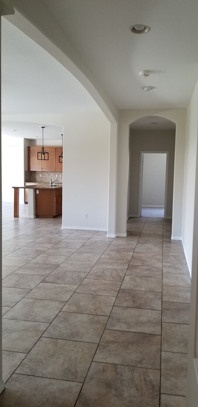 Open layout - 42696 Corvado St