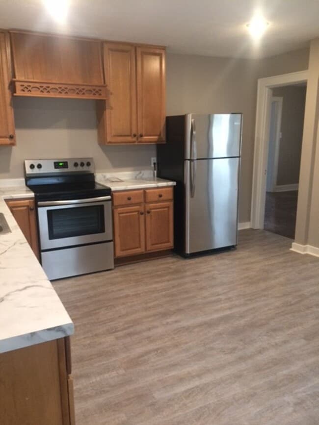 Foto del edificio - *605 MEADOWLAWN AV*-BG CITY SCHOOLS- $1595...