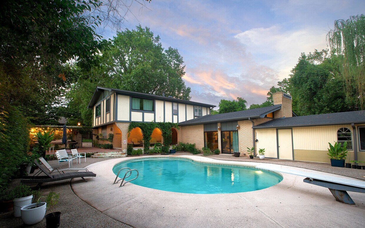 Primary Photo - Retro Paradise with Inground Pool for Leas...