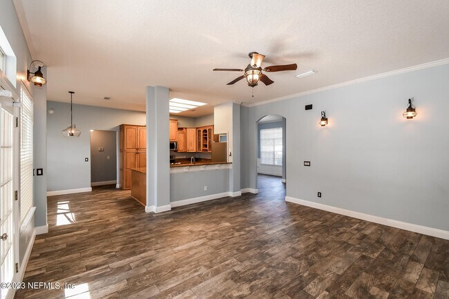 Building Photo - 604 S Indigo Terrace