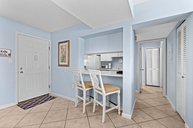 Building Photo - 3235 Gulf of Mexico Dr
