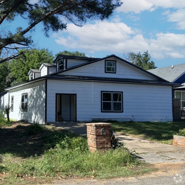 Building Photo - 1051 Dubois St