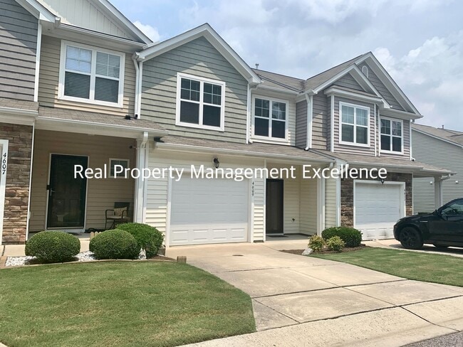 Foto del edificio - Beautiful 3 Bedroom Townhome in Raleigh ne...