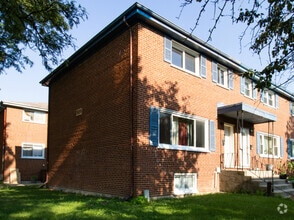 Building Photo - 905 W North Ave