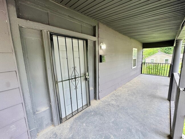 Photo - 1584 Rayburn St House