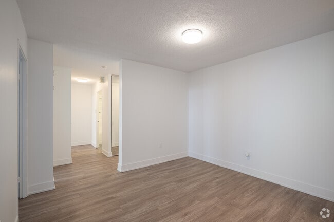 3BR, 2BA - 1,098SF - Living Room - Forest Lane Apartments