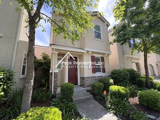 Foto del edificio - A Wonderful 3bd/2.5ba Natomas Home with Garage!