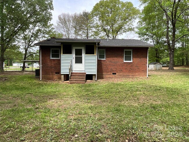 Building Photo - 4445 Jack Brown Rd