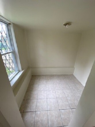bedroom - 3220 W 23rd St