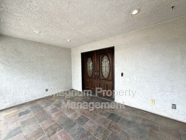 Foto del edificio - 23775 Cruise Cir Dr