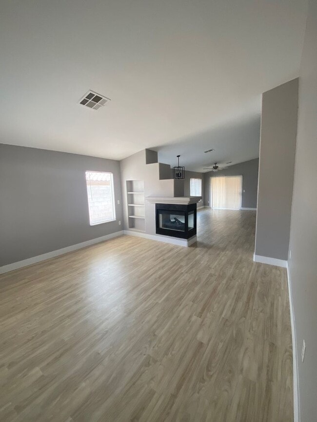 Foto del edificio - 127 Newburg Ave