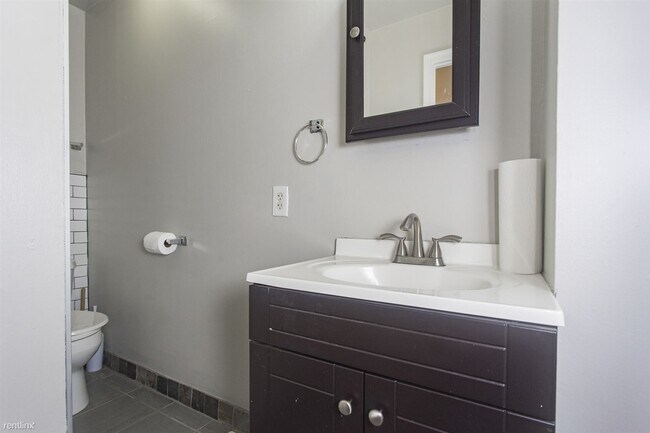 Building Photo - 2 br, 2 bath Duplex - 1843 Cedar St Unit 2