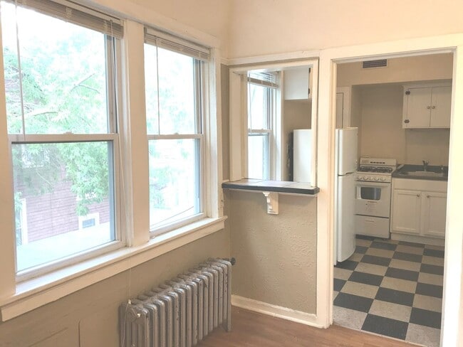 Building Photo - 1503-15 E Kane Pl