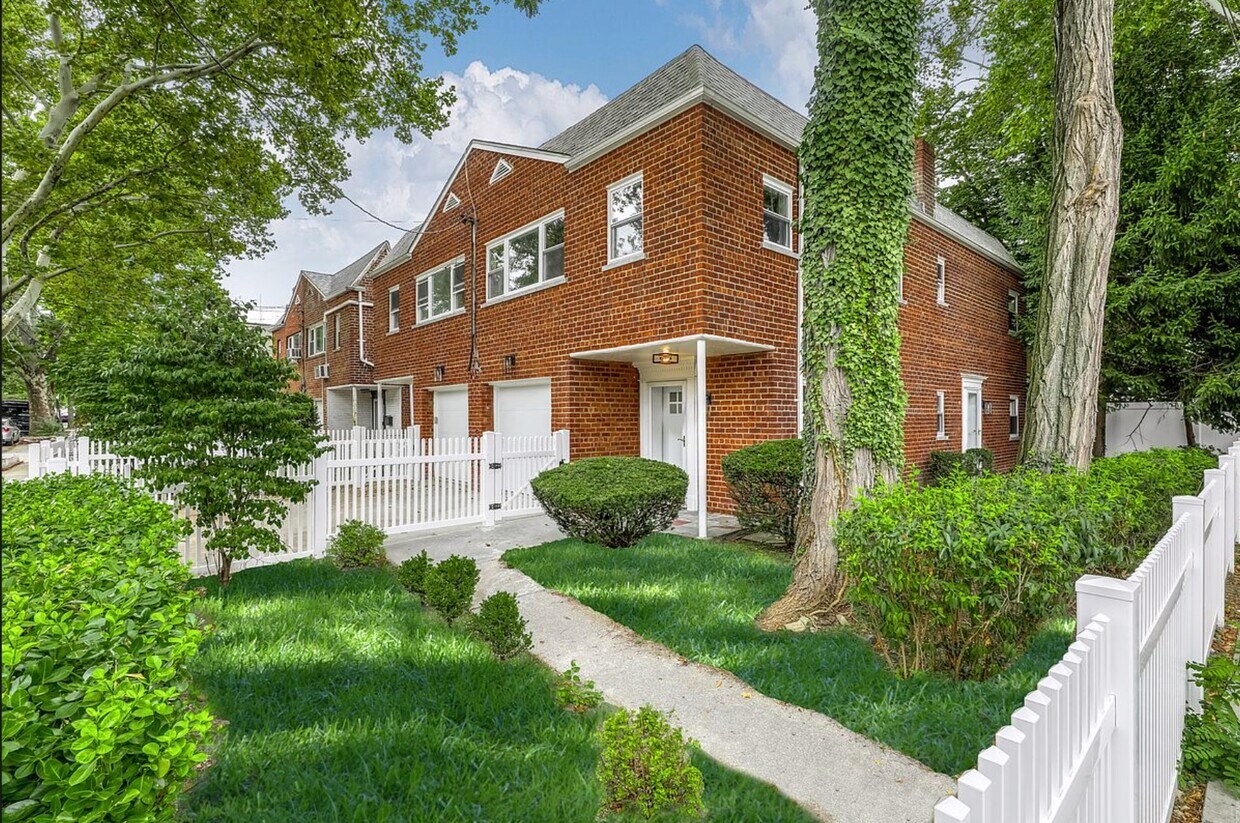 3600 Tibbett Ave, The Bronx, NY 10463 House Rental in The Bronx, NY
