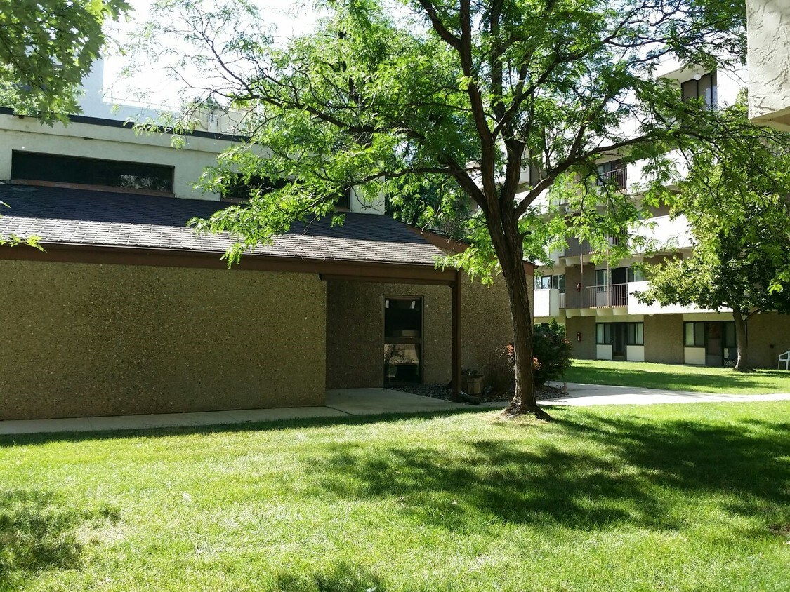 Edenbrook Condominiums - 364 S Ironton St