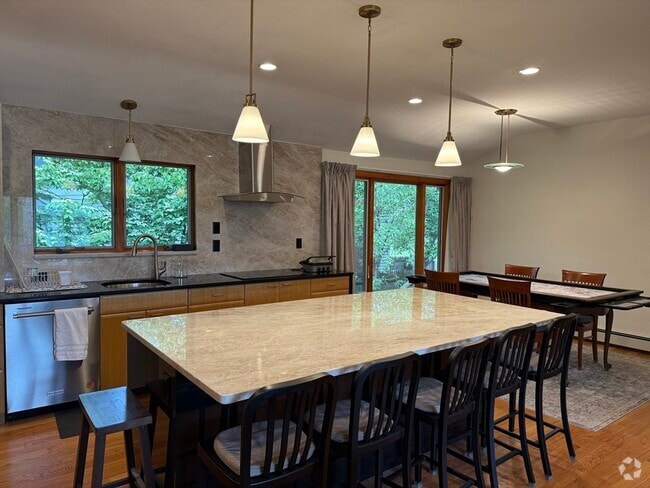 Building Photo - 48 Spy Pond Ln