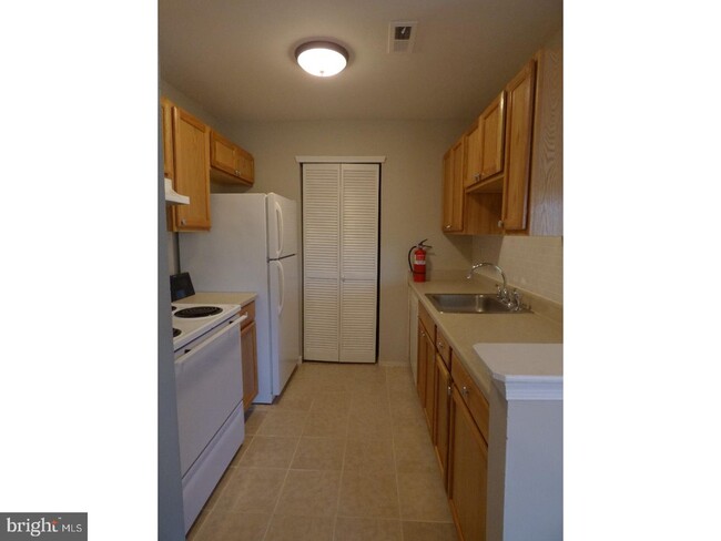 Building Photo - 808 Britton Pl