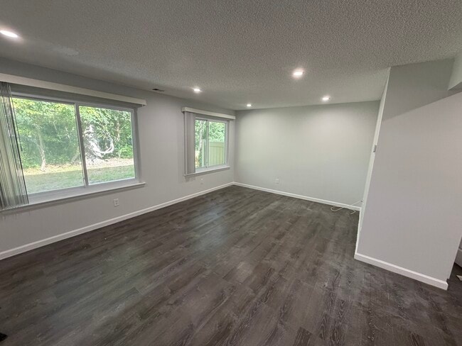 Building Photo - 232 Springmeadow Dr