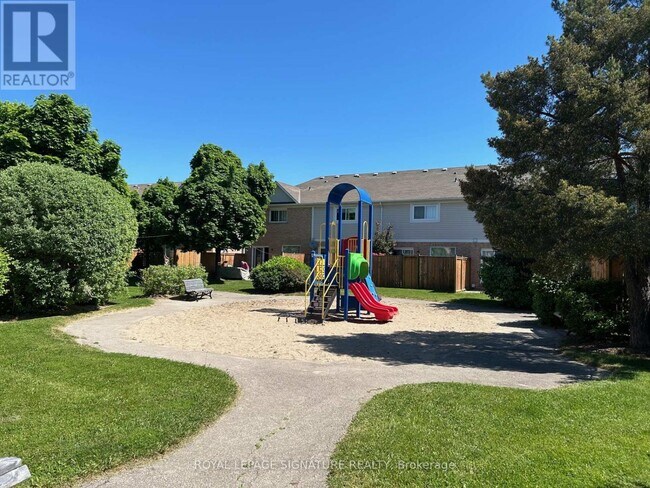 Photo du bâtiment - 5958 Greensboro Dr