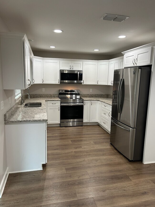 Building Photo - 2632 Panfish Dr
