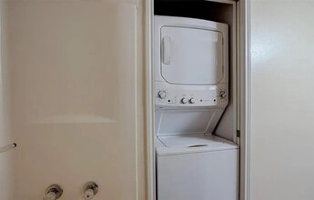 Building Photo - 427 Lindsey St