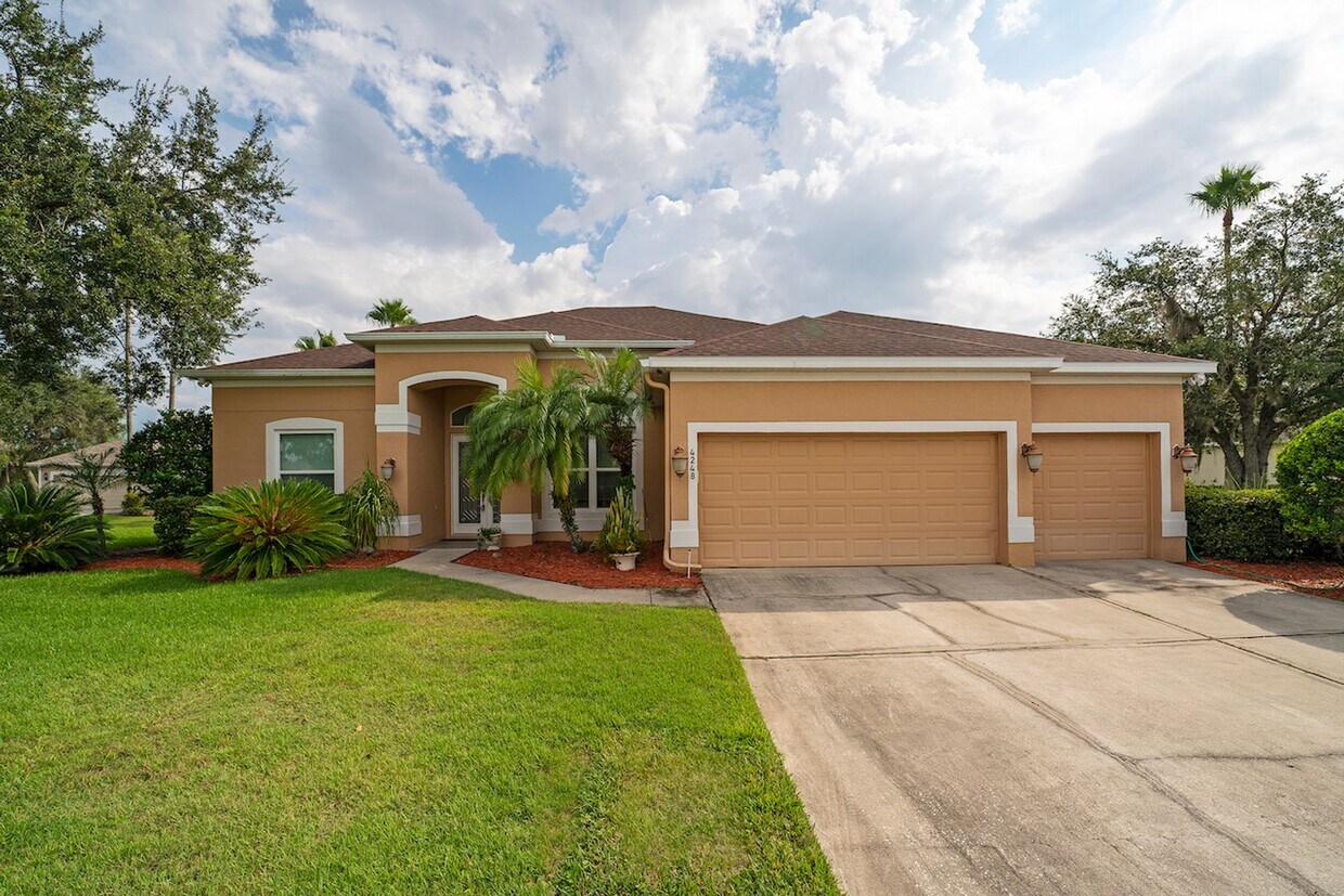 Primary Photo - Spacious 5/4 Pool Home Pool with Beautiful...