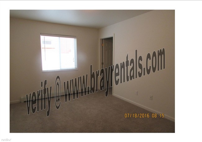 Building Photo - 3016 Oakwood Dr
