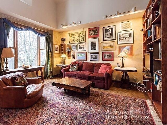 Foto principal - 3454 N Bell Ave